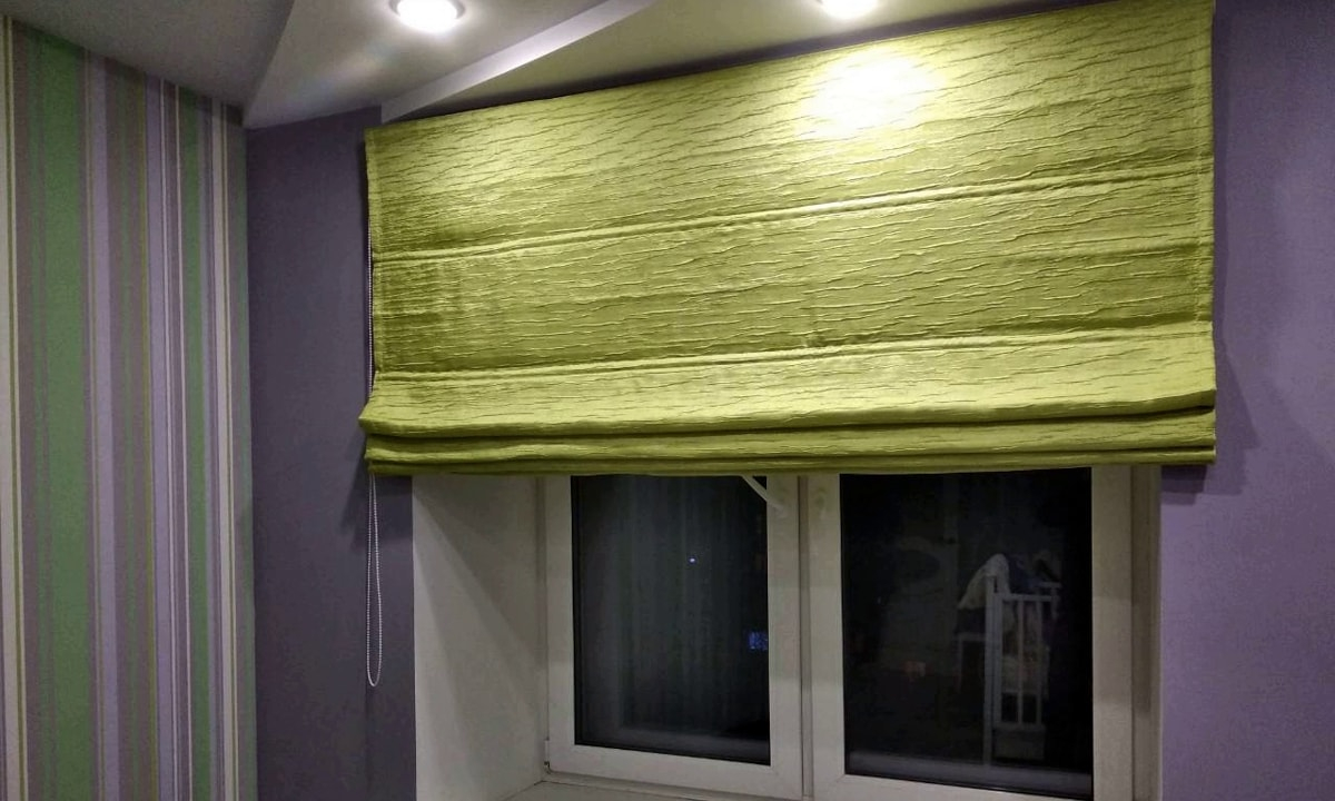 римские шторы в спальне