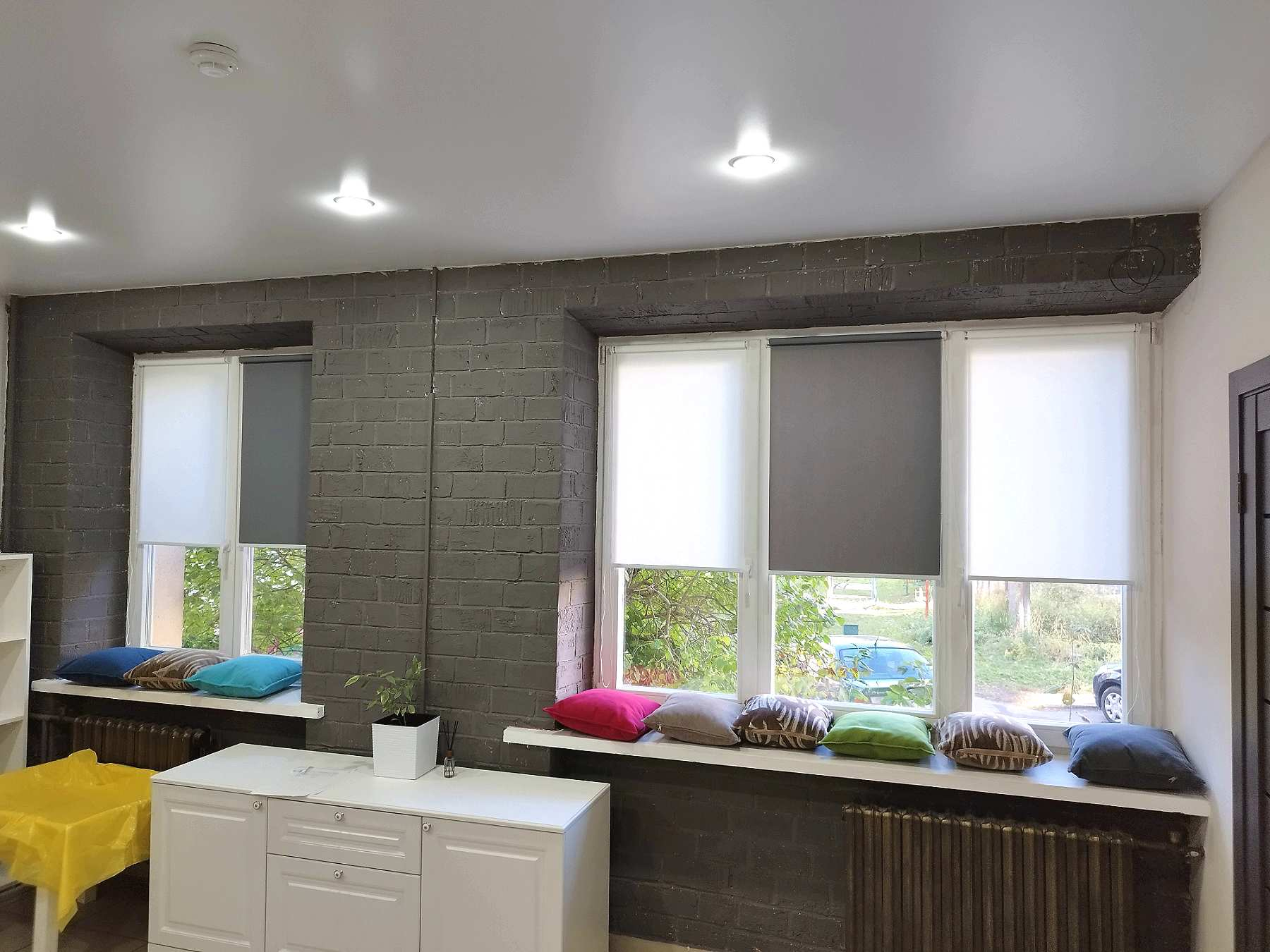 рольшторы мини на окнах